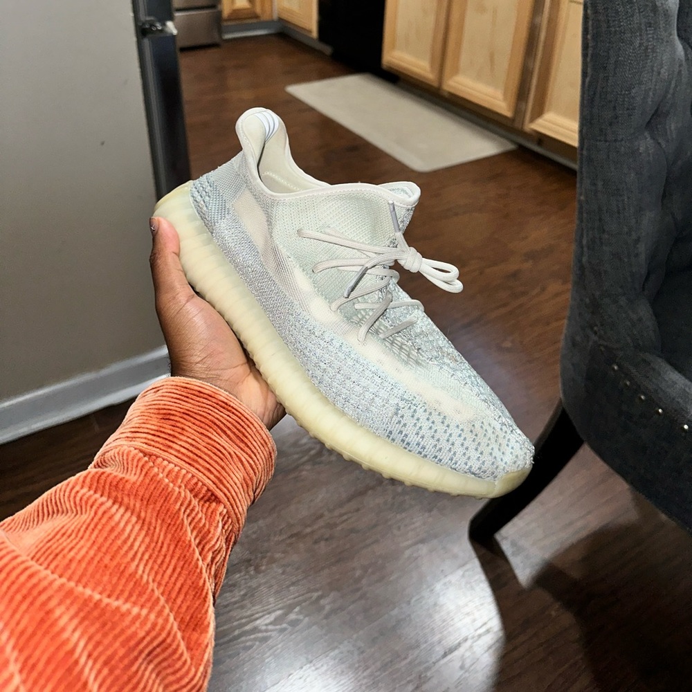 YEEZY BOOST 350 V2 WHITE CLOUD REFLECTIVE SIZE 11 1/2
